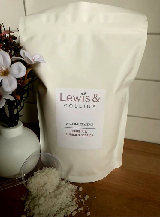 Lewis & Collins Laundry Crystals 500g Freesia & Summer Berries