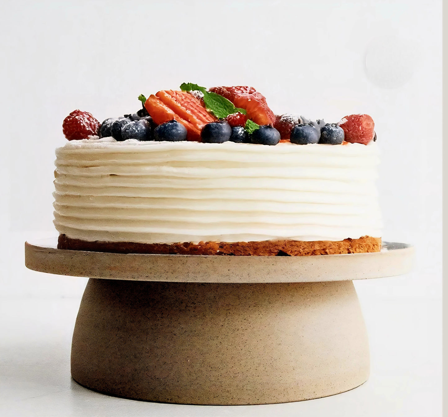 Robert Gordon  Garden to Table Cake Stand